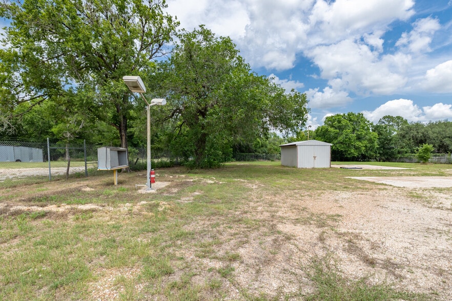 More Photos Of 530 Seydler st, Gonzales Office For Sale