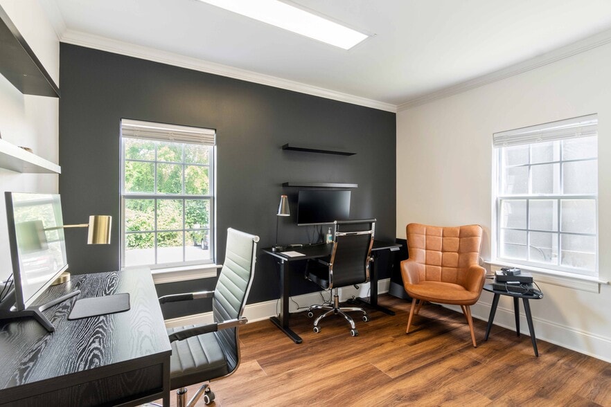 More Photos Of 4105 Hillsboro Cir, Nashville Office For Sale