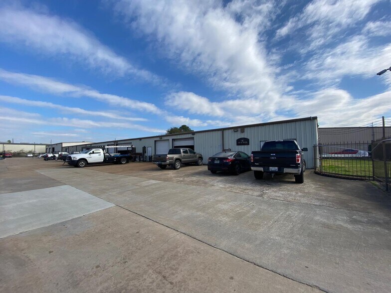 Primary Photo Of 7012 Belgold St, Houston Warehouse For Lease