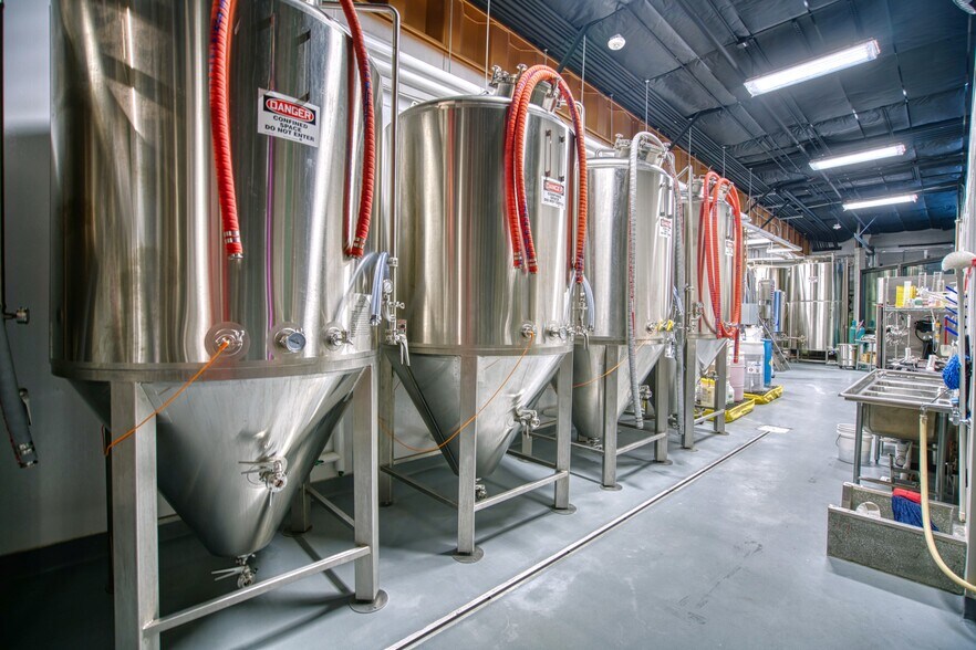 More Photos Of 1725 Vista View Dr, Longmont Restaurant For Sale