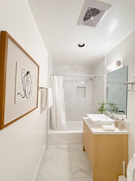 More Photos Of 1252 W 37th St, Los Angeles Apartments For Sale