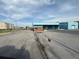 More Photos Of 627 Anchors St NW, Fort Walton Beach Warehouse For Sale