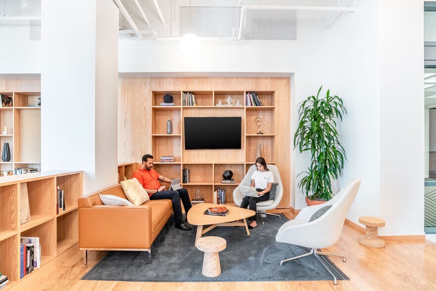 More Photos Of 2450 Colorado Ave, Santa Monica Coworking Space