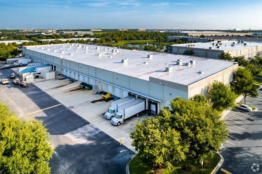 More Photos Of 2405 Commerce Park Dr, Orlando Unknown For Lease