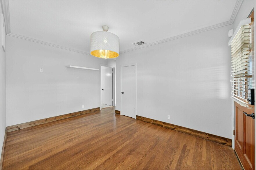 More Photos Of 920 E Blanco Rd, Boerne Office For Lease