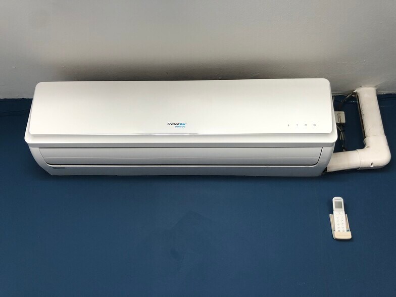 More Photos Of 369 Peninsula Blvd, Hempstead Storefront Retail Office For Lease