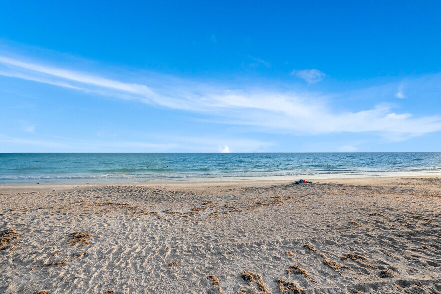 More Photos Of 571 Saint Judes Dr, Longboat Key Apartments For Sale