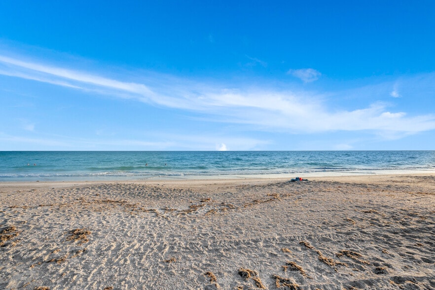 More Photos Of 571 Saint Judes Dr, Longboat Key Apartments For Sale