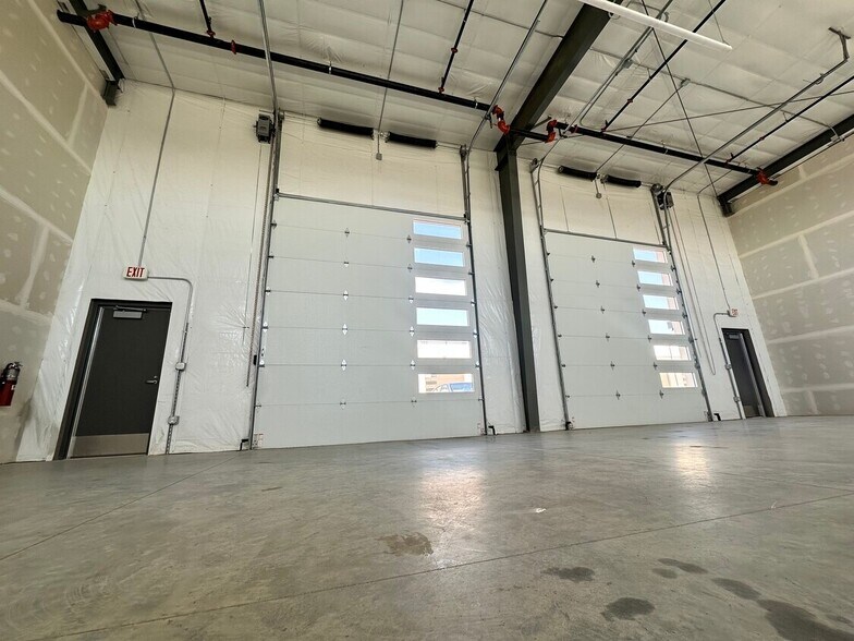 More Photos Of 13853 E Briarwood Ave, Centennial Light Distribution For Sale