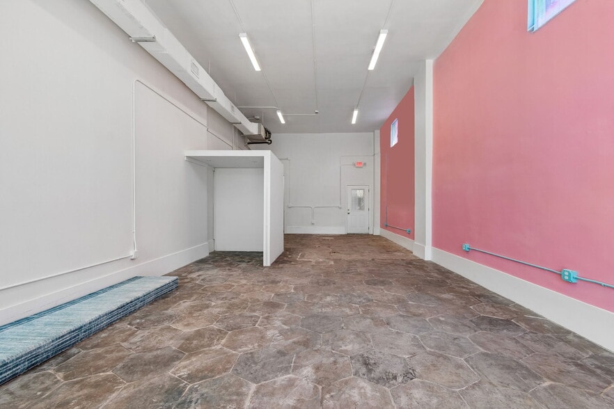 More Photos Of 2801-2805 Dr Martin Luther King Jr St N, Saint Petersburg Storefront Retail Office For Lease