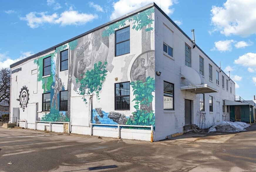 More Photos Of 144-150 Chatham St, Hamilton Manufacturing For Lease
