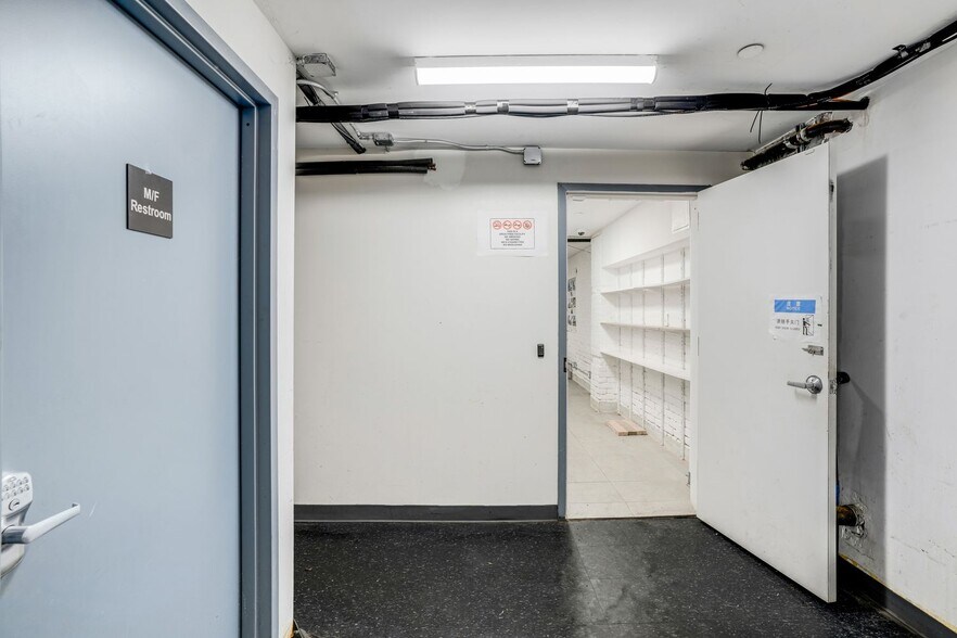 More Photos Of 535 DeKalb Ave, Brooklyn Specialty For Lease