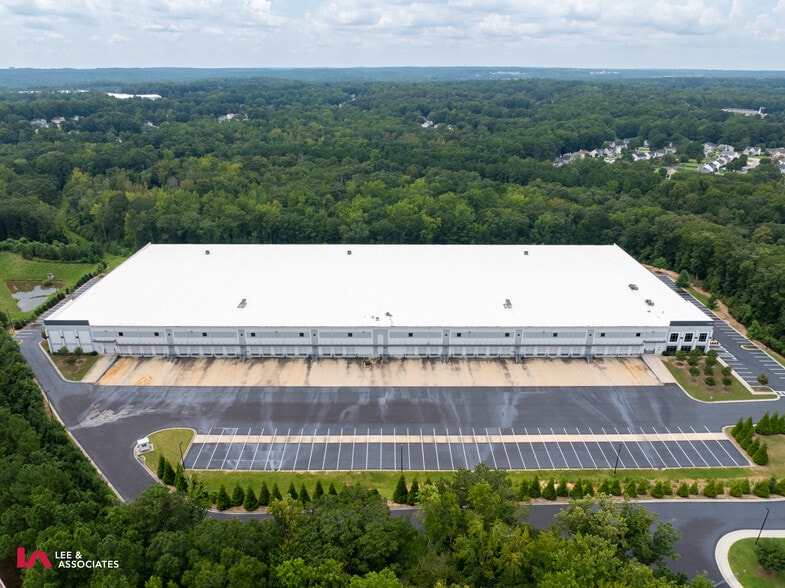 More Photos Of 2601 Skyview Dr, Lithia Springs Distribution For Lease