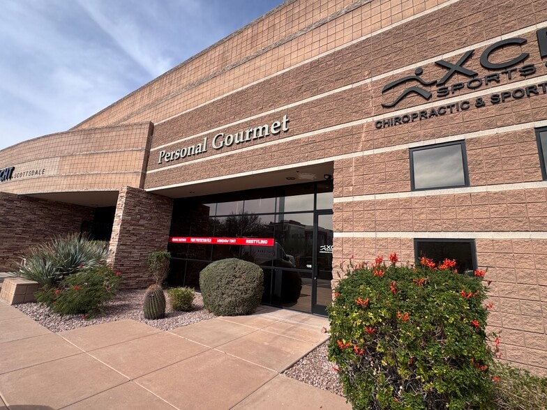 More Photos Of 9170 E Bahia, Scottsdale Showroom For Lease