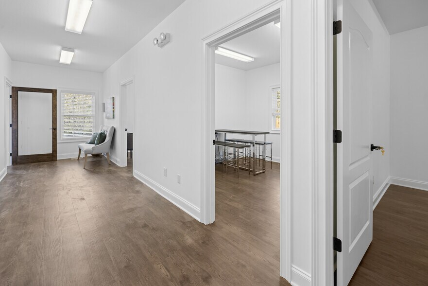 More Photos Of 402 Cane Creek Landing Rd, Seneca Office For Lease