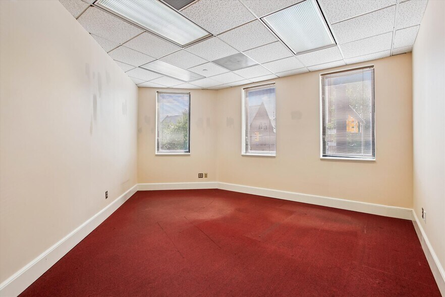 More Photos Of 1501 Duke St, Alexandria Office For Lease