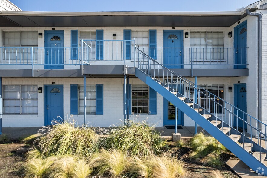 More Photos Of 2718 Sherman St, Grand Prairie Apartments For Sale