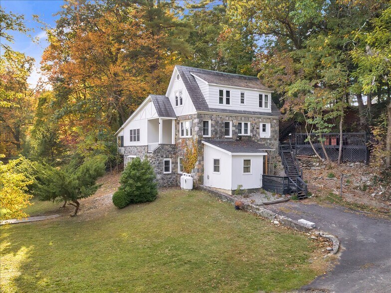 More Photos Of 5951 Milford Rd, East Stroudsburg Specialty For Sale