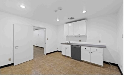More Photos Of 3199 Airport Loop Dr, Costa Mesa Light Manufacturing For Sale