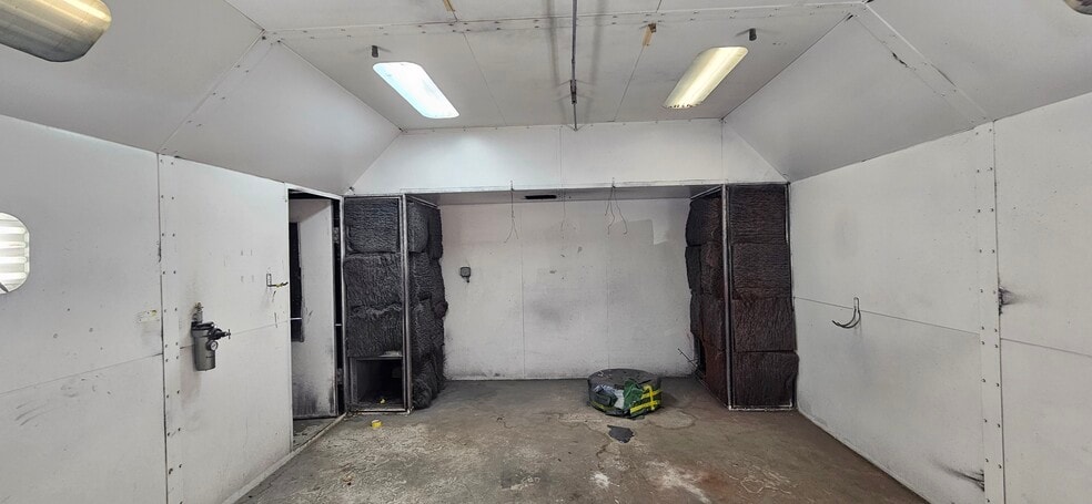 More Photos Of 1346 S Dixie Hwy, Hollywood Warehouse For Sale