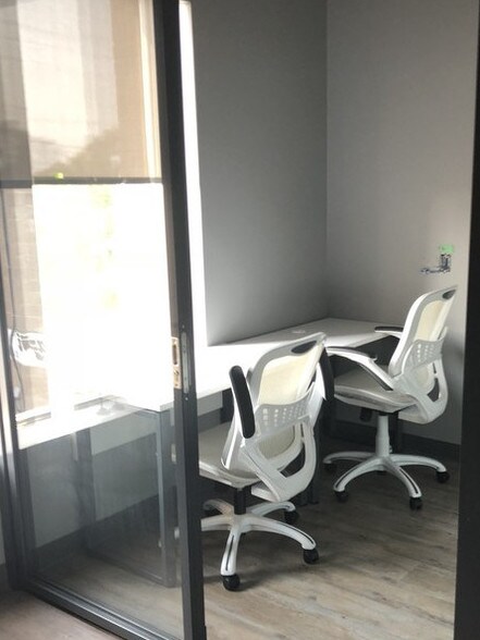 More Photos Of 866 The Queensway, Toronto Office For Lease