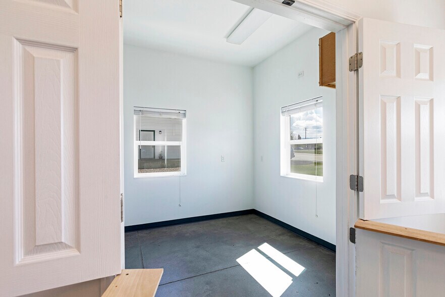 More Photos Of 115 Valley View St, Stevensville Restaurant For Sale