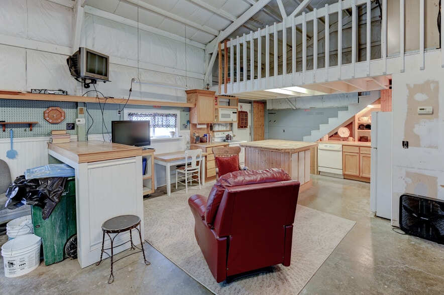 More Photos Of 355 Trackside Dr, Peculiar Warehouse For Sale
