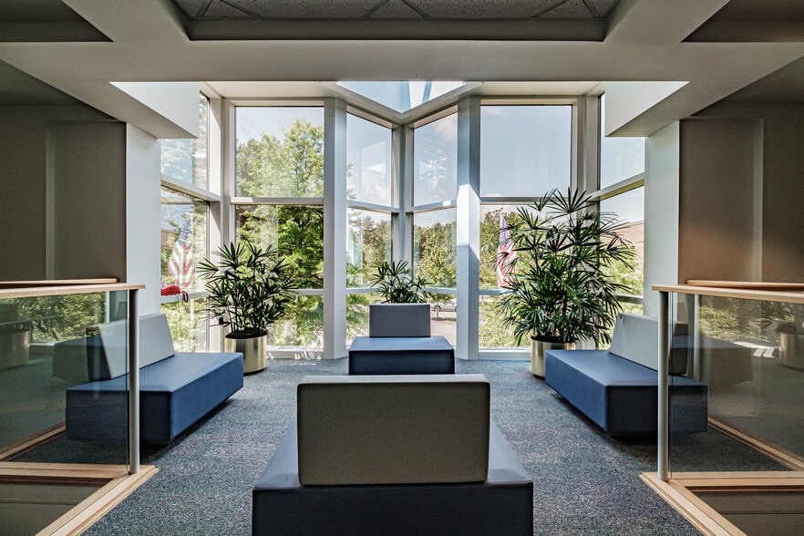 More Photos Of 41 Hutchins Dr, Portland Office For Lease