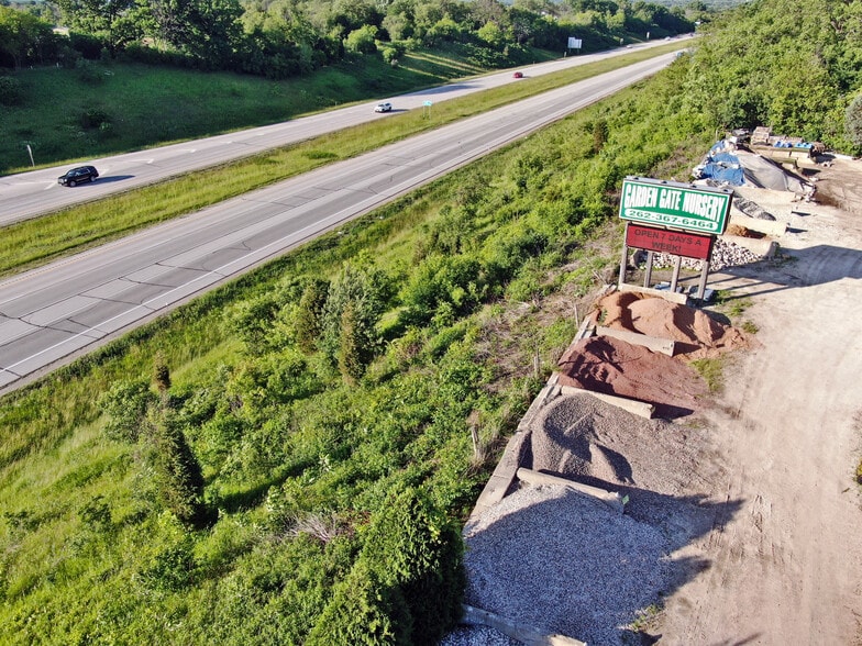 More Photos Of N47W30815 Hill St, Hartland Garden Center For Sale