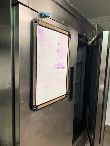 More Photos Of 307 N Broadway, Green Bay Restaurant For Sale