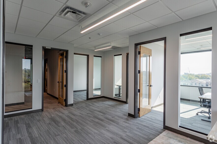 More Photos Of 1001-1009 17th Ave S, Nashville Office For Sale