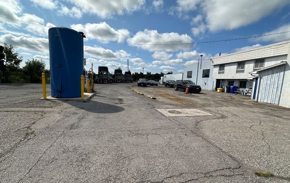 More Photos Of 56 Niagara Stone Rd, Pelham Warehouse For Sale