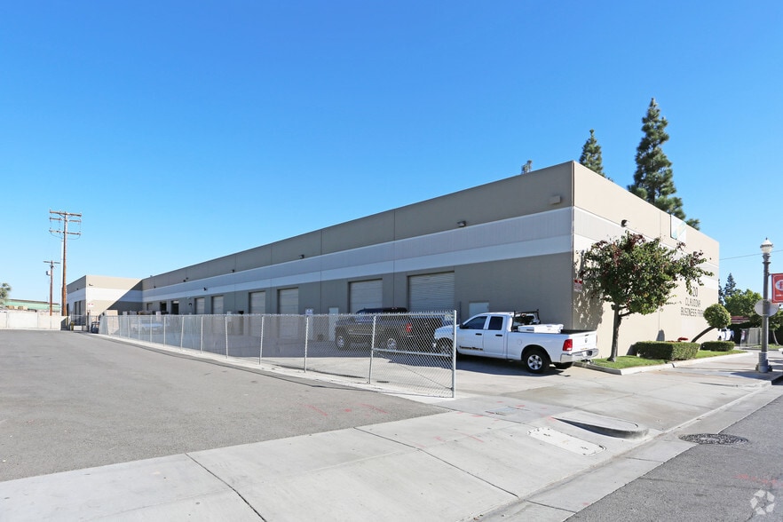 More Photos Of 520 S Claudina St, Anaheim Warehouse For Lease