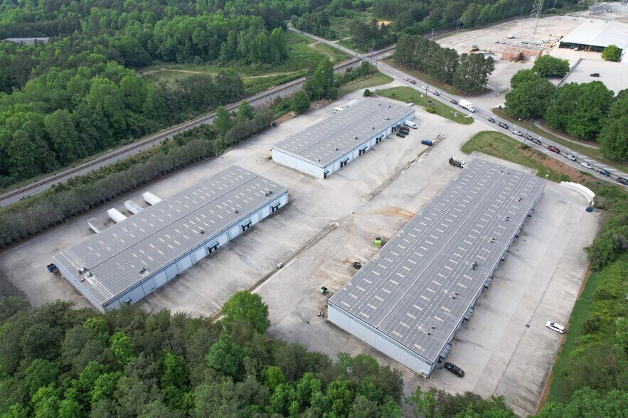 More Photos Of 963 N Burnt Hickory Rd, Douglasville Unknown For Lease