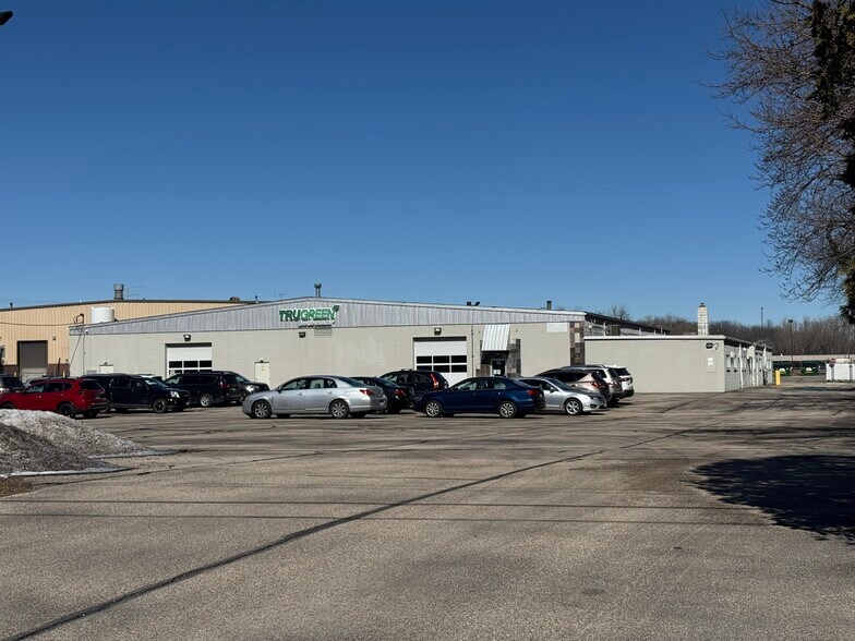 More Photos Of 8120 W Bradley Rd, Milwaukee Warehouse For Sale