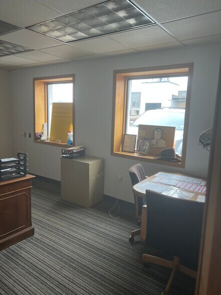 More Photos Of 350 Garfield Ave, Duluth Warehouse For Lease