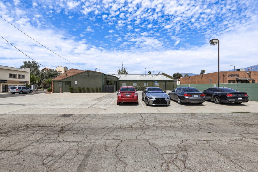 More Photos Of 400-406 N Maclay Ave, San Fernando Medical For Sale