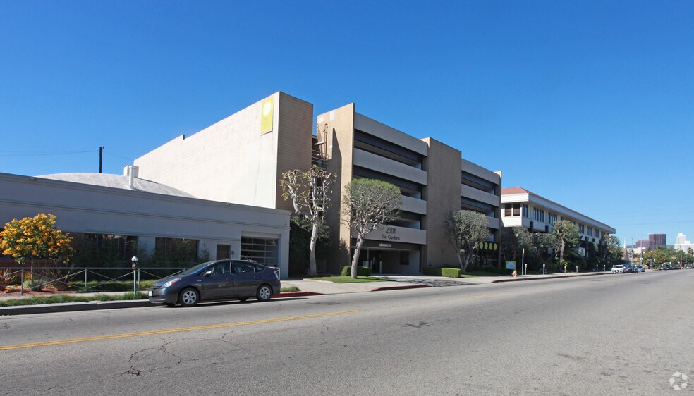 More Photos Of 2001 S Barrington Ave, Los Angeles Medical For Lease