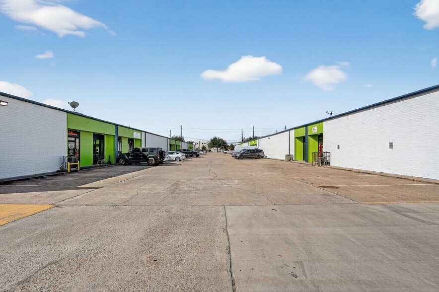 More Photos Of 15100 Lee Rd, Humble Industrial For Lease