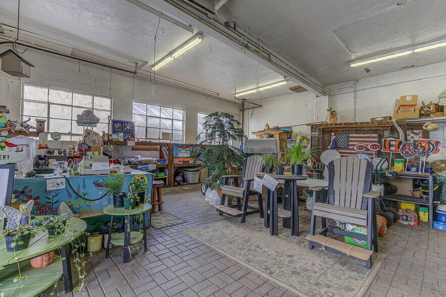 More Photos Of 5587 Harrison Ave, Cincinnati Garden Center For Sale