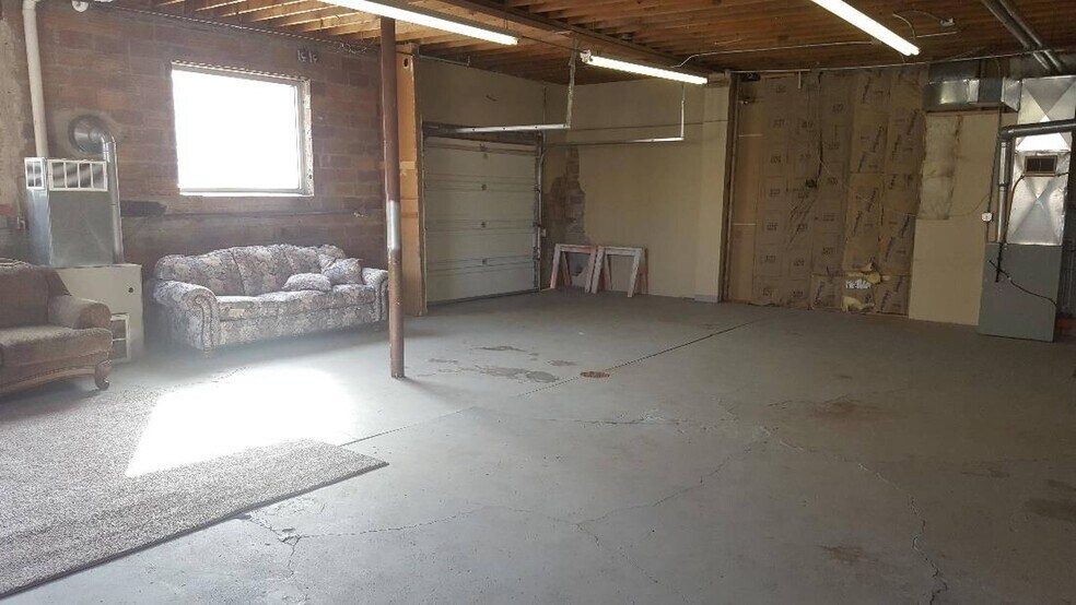 More Photos Of 112 NW 2nd Ave, Mandan Storefront Retail Residential For Lease