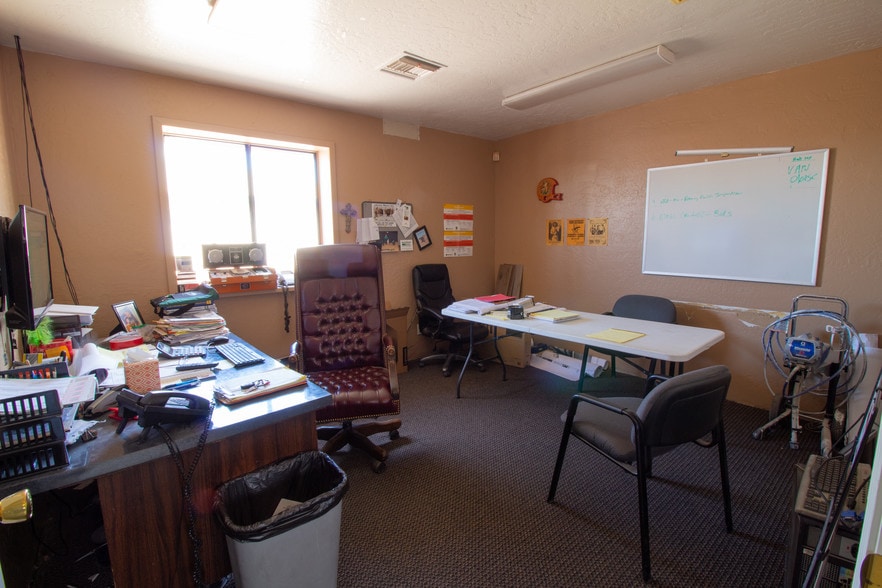 More Photos Of 517 S Lebaron St, Mesa Warehouse For Lease