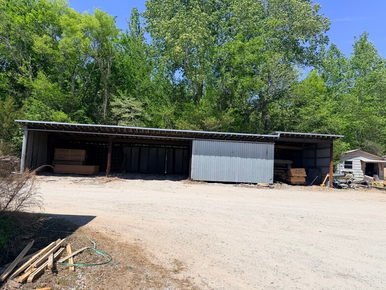 More Photos Of 2570 Needmore Rd, Woodleaf Warehouse For Sale