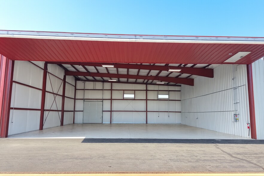 Primary Photo Of 15367 Crosswind Dr, Burlington Airplane Hangar For Sale