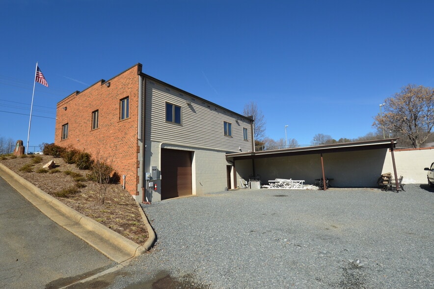 More Photos Of 4715 Bethania Station Rd, Winston-Salem Light Manufacturing For Lease