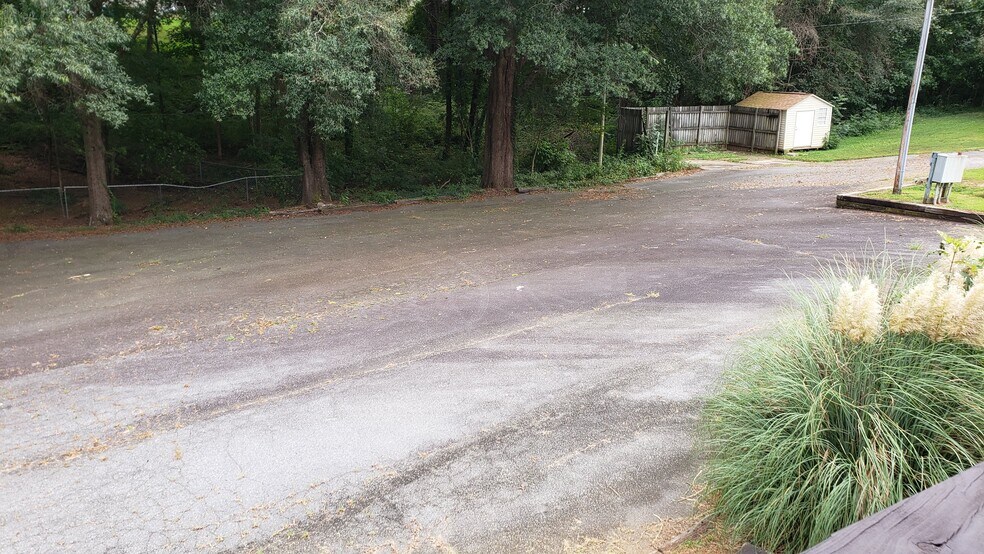 More Photos Of 3746 Mount Pleasant Rd, Sherrills Ford Restaurant For Lease