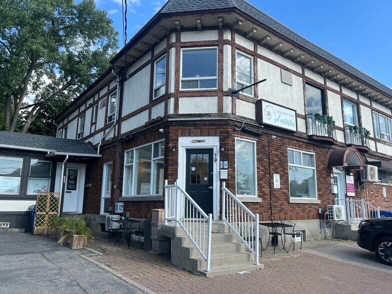 More Photos Of 17 Av De La Baie-De-Valois, Pointe-claire Loft Creative Space For Lease