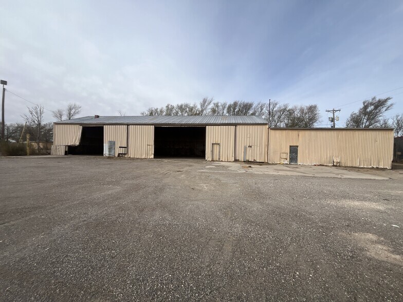 More Photos Of 1012 E Waylon Jennings Blvd, Littlefield Industrial For Sale