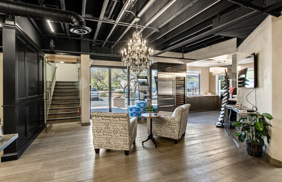 More Photos Of 23619 N 35th Dr, Glendale Warehouse For Lease