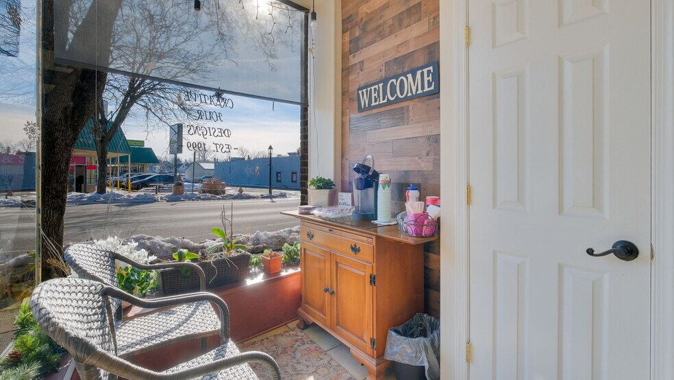 More Photos Of 42 S York Rd, Hatboro Storefront For Sale